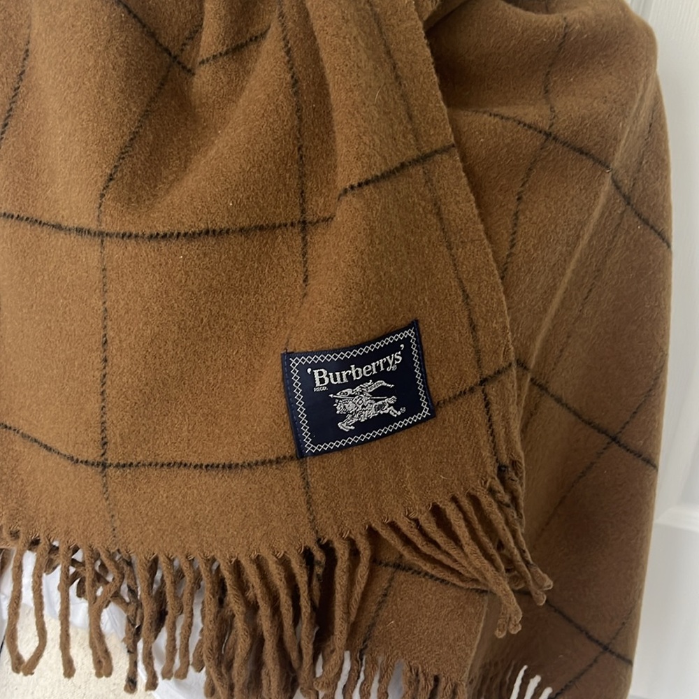 Burberrys Vintage Shawl Scarf - Picture 2 of 6